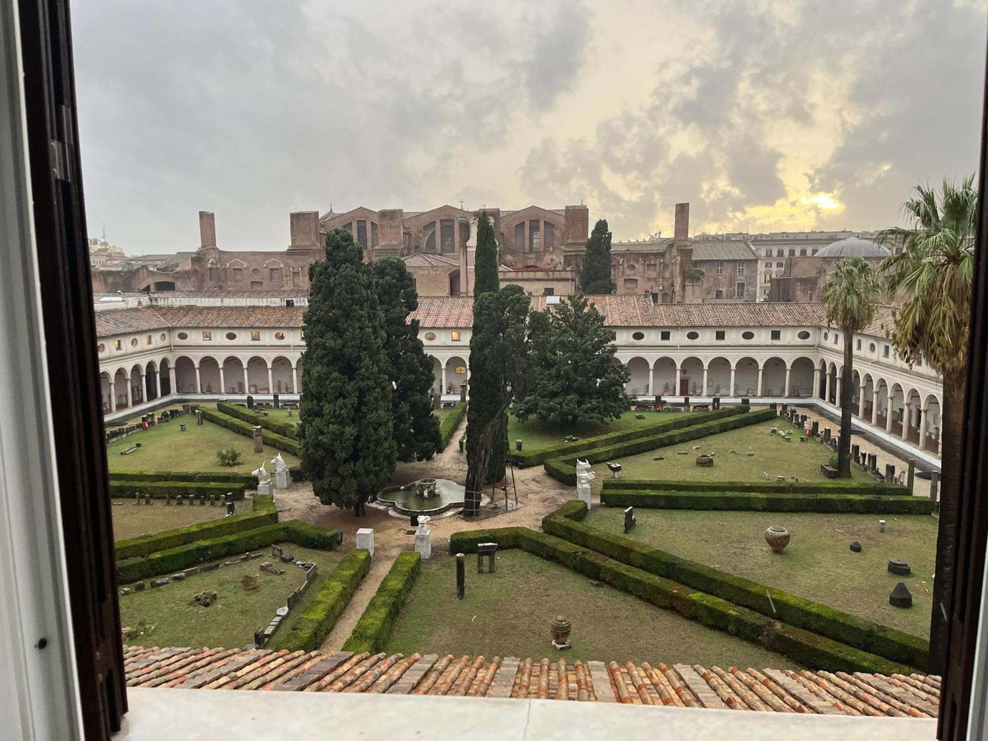 Camera X2 Con Splendida Vista Sulle Terme Di Diocleziano E Sul Chiostro Di Michelangelo Rome Bagian luar foto